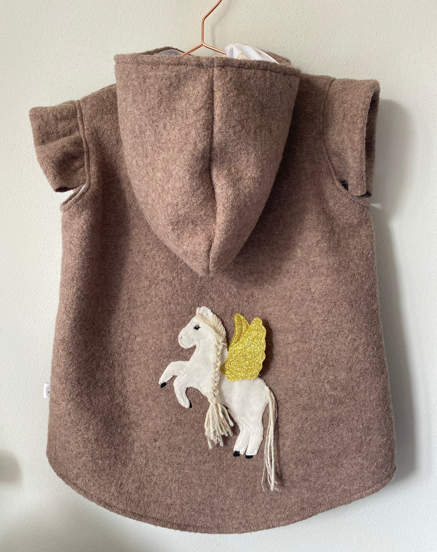 Walkjacke mit Pegasusstickerei