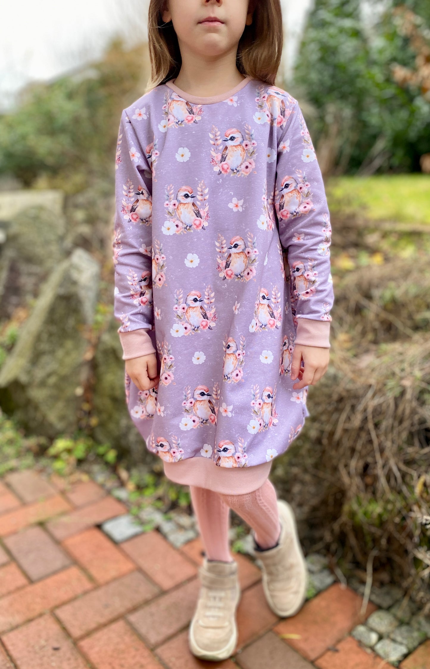 Stoff Boho Blumen Vogel als Hoodiekleid vernäht.