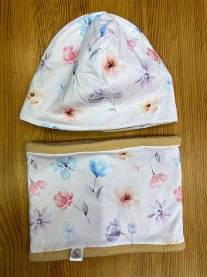 Mütze und Loop Flowers pastell | warm gefüttert