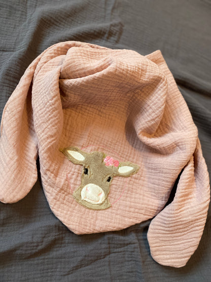 Musselintuch mit Stickerei