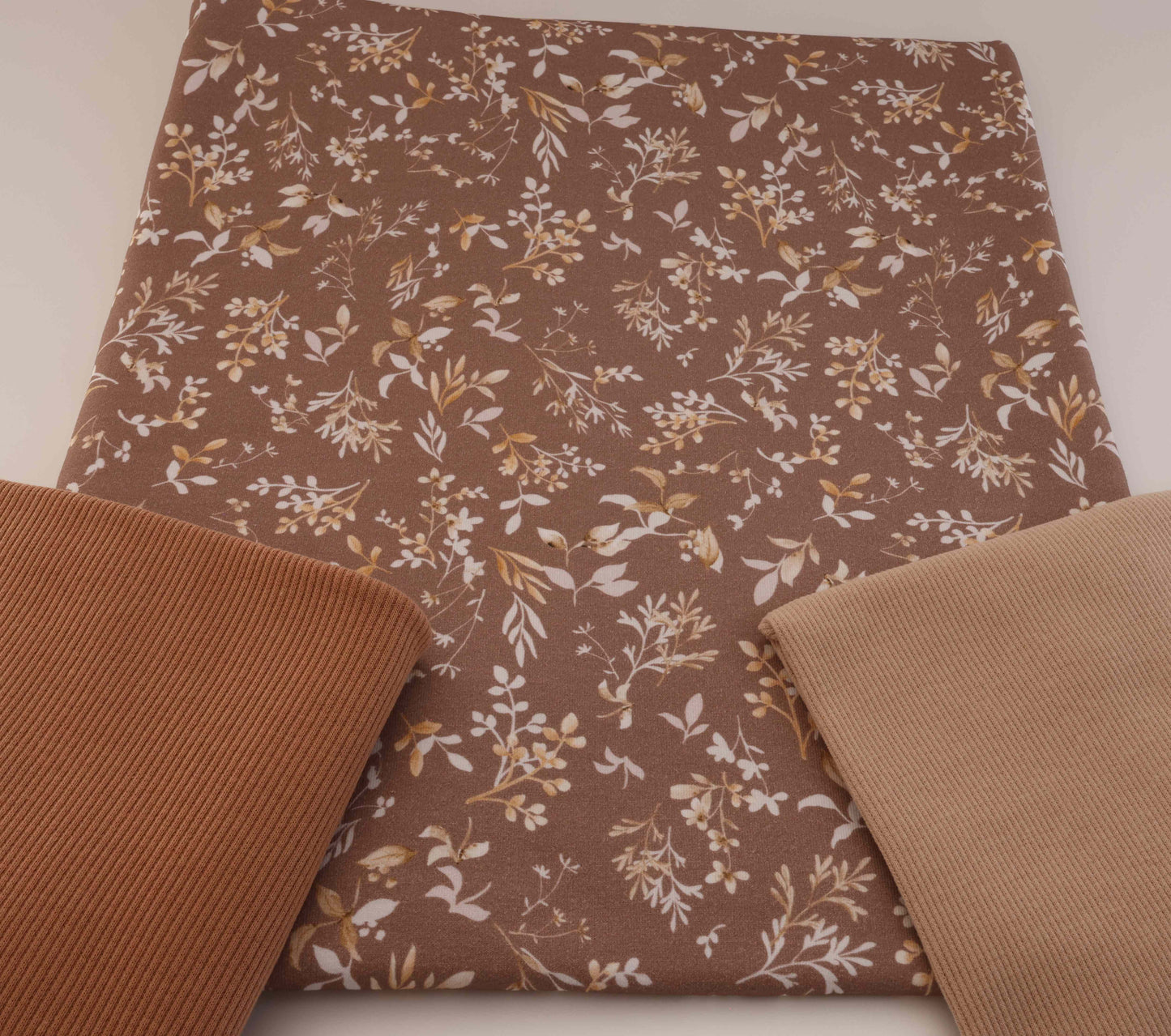 Biostoff Floral Signe mit Kombistoffen.