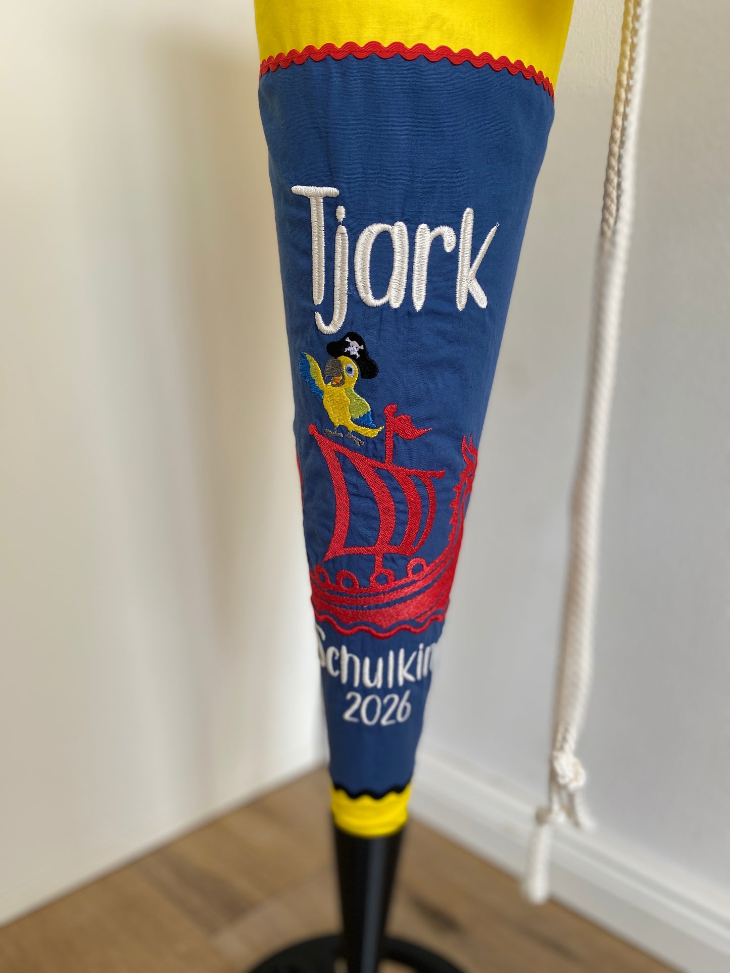 Schultüte Vikinerschiff Papagei - blau gelb - bestickt - mamili handmade