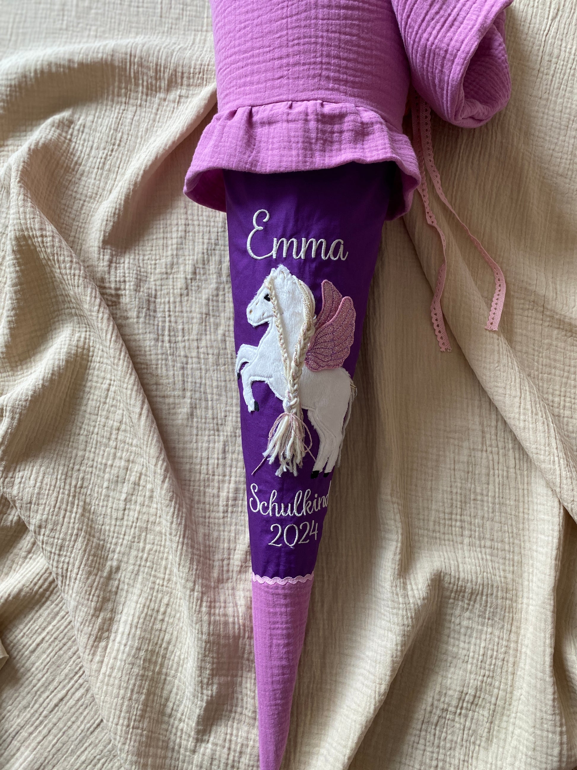 Schultüte genäht mit Pegasus Stickerei.