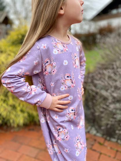 Stoff Boho Blumen Vogel Detailansicht Hoodiekleid.