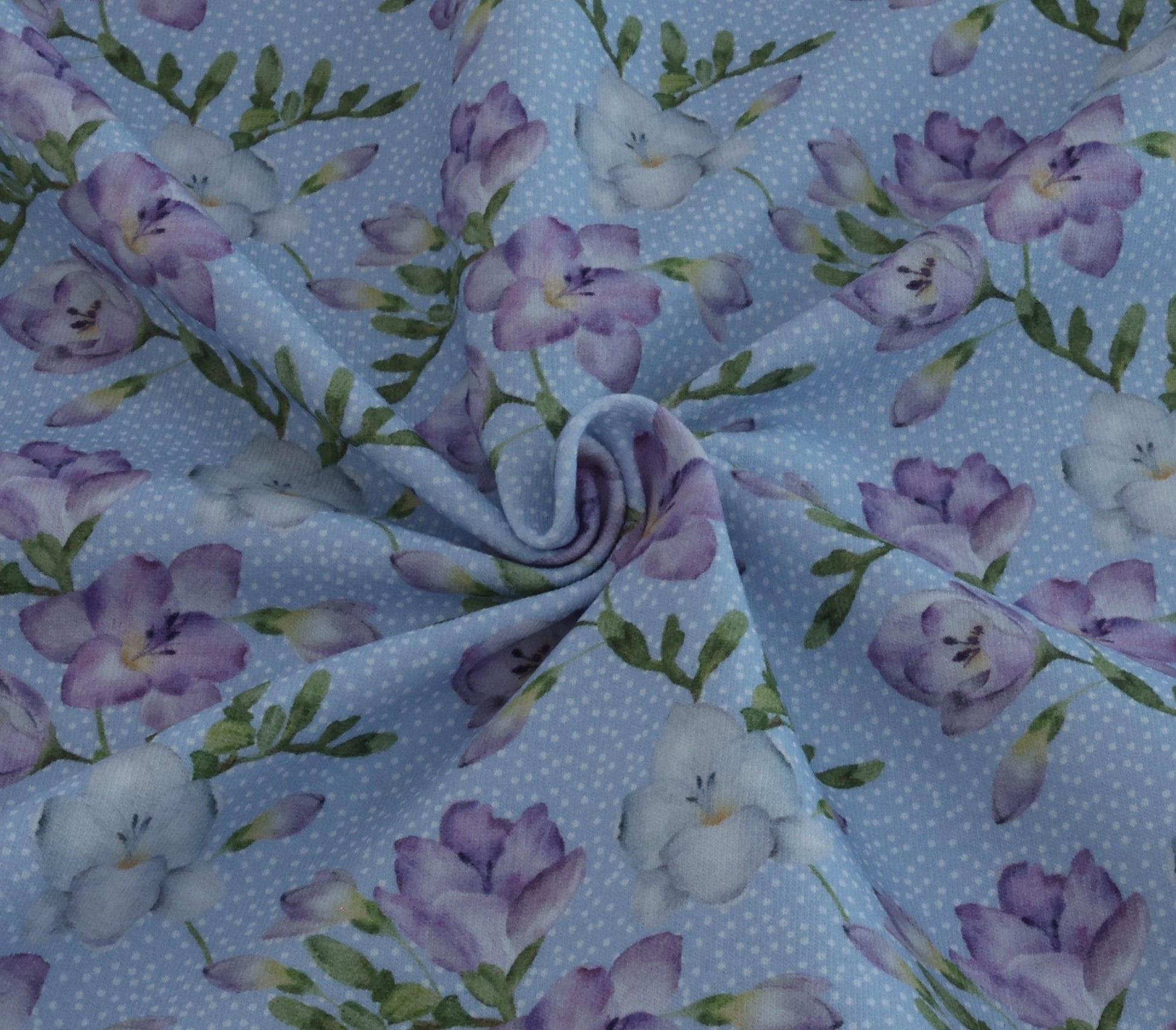 Stoff Floral lilac with blue Dots gekräuselter Stoff.